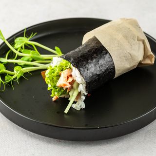 Handroll Grillowany łosoś