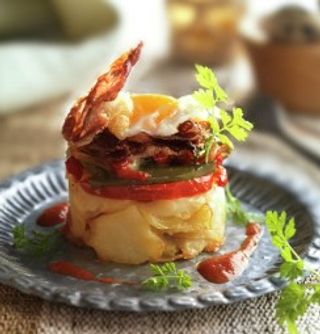 Timbal de patatas con cebolla y chorizo ibérico