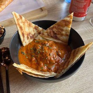 No Butter No Chicken con Paratha.