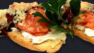 800. Bruschetta sake 2 pezzi