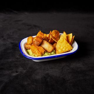 Guacamole Con Chicharrón y Totopos Caseros