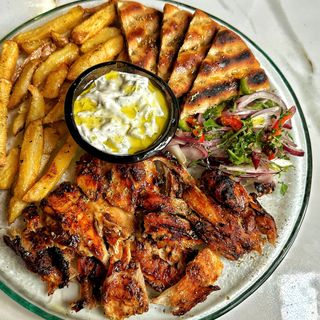 Домашно приготвен пилешки гирос