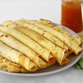 Clătite cu brânză de burduf și smântână