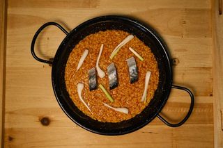 Arroz Seco De Pescado Azul con ajitos tiernos