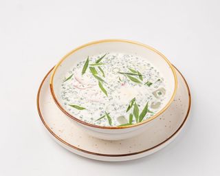 Окрошка с копченой говядиной