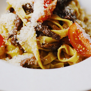 Тальятеле з телятиною та томатами  чері