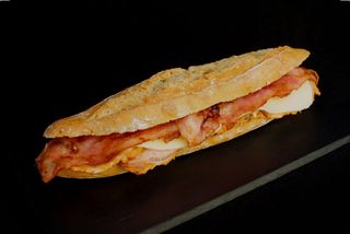28. Bocadillo De Bacon Y Queso