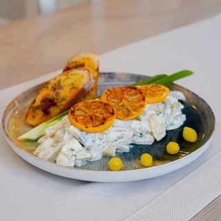 Śledź z karmelizowaną gruszką 