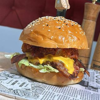 Escobar Burger + Cartofi Prajiti