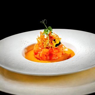 113. Tartare salmone