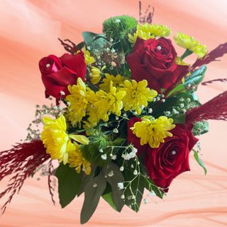 Aranjament cu trandafiri rosii