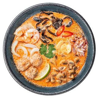 Zupa Tom Yam z owocami morza