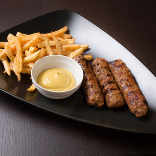 Meniu 3 Mici Carmangeria Ozana cu garnitura la alegere