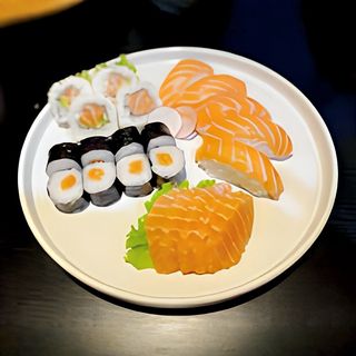 87.Sushi box 5 22 pezzi