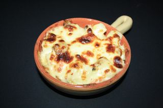 Somon copt, cu cartofi si mozzarella