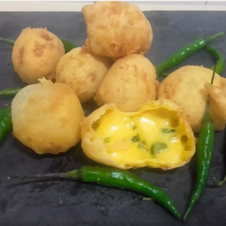 BOLAS DE JALAPEÑO,  chilli cheese