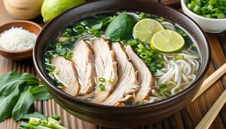 Phở gà trộn