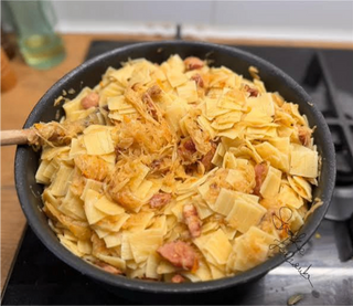 Łazanki z kiełbasą i kapusta kiszoną 500g
