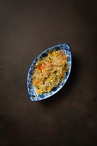 Insalata di germogli di soia