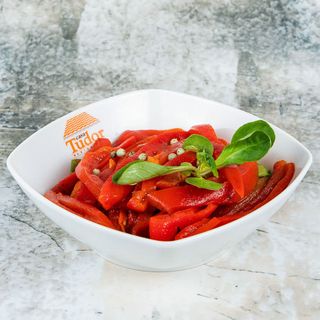 Salată de ardei copți