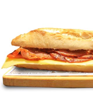 Bocadillo Lomo y Queso 