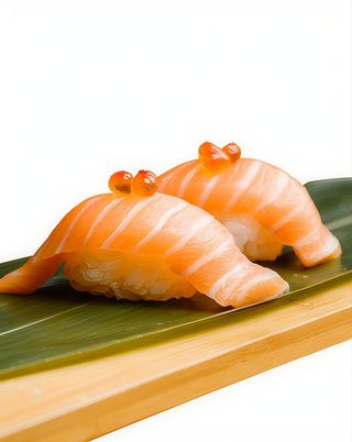 Nigiri de salmón (2 pzs.)