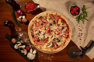 Pizza Capriciosa Ø 32cm 1+1