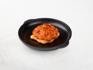 Хек з овочами в томатному соусі