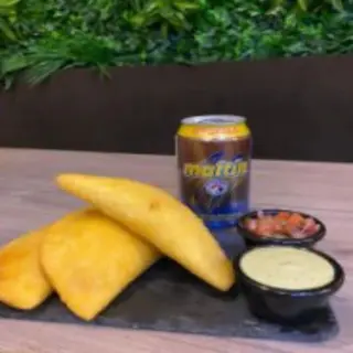 Empanada De Carne Mechada