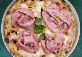 Pizza mortadella