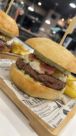 Hamburguesa amice tropical