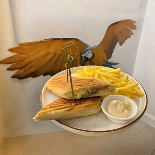 Phillyjem sendvič sa sirom