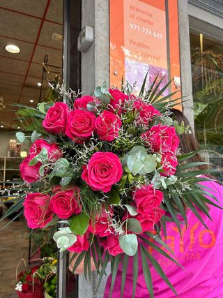 Ramo 18 Rosas Fucsia