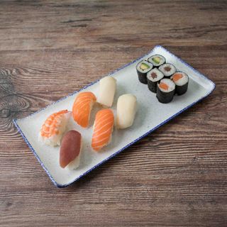 Sushi mix (12 uds.)