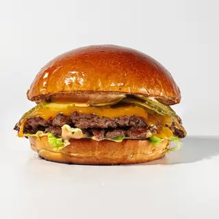 Cheeseburger + fritas