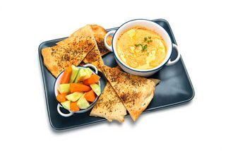 ფოკაჩო ჰუმუსით