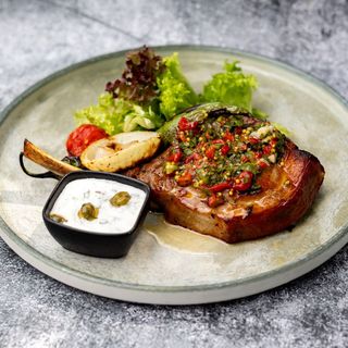 Tomahawk de porc maturat