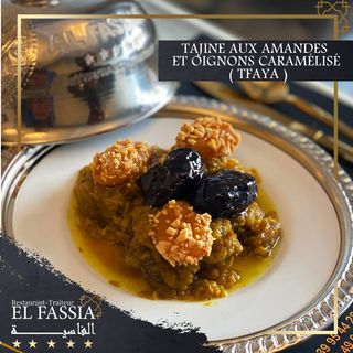 Tajine Aux Amandes Et Oignons Caramélisés (Tfaya)