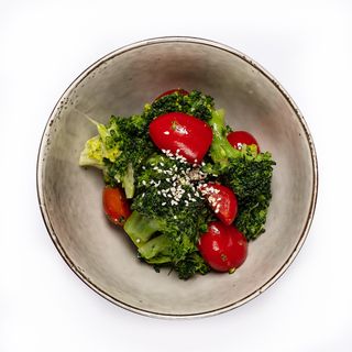 Салат с брокколи