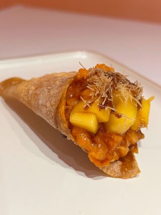 95. Temaki croccante salmon - 1 pezzo