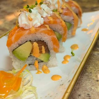 137A-Uramaki Crazy Salmón 4 Pzs.