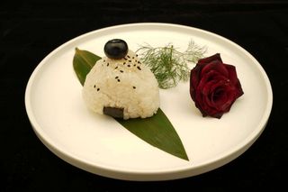 19. Onigiri salmone
