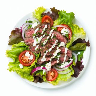 Ensalada Mediterránea Con Ternera