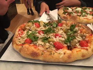 Pizza bianca con verdure 