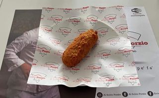Crocchè grande di patata con provola affumicata e pepe