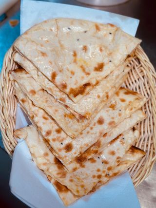 Cheese naan