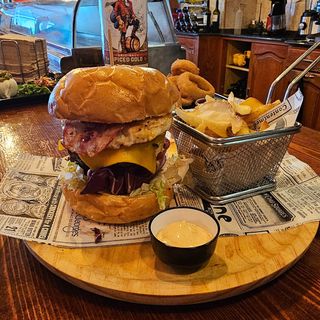 Burger Clásica + Patatas Fritas