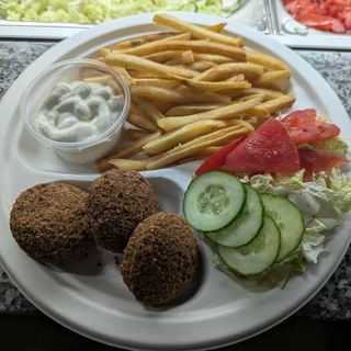 Zestaw obiadowy falafel