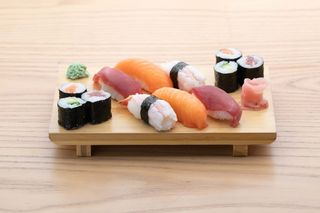 Sushi Mixto (12 Uds.)