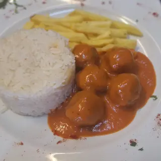 Albóndigas 100 % Ternera Con Guarnición